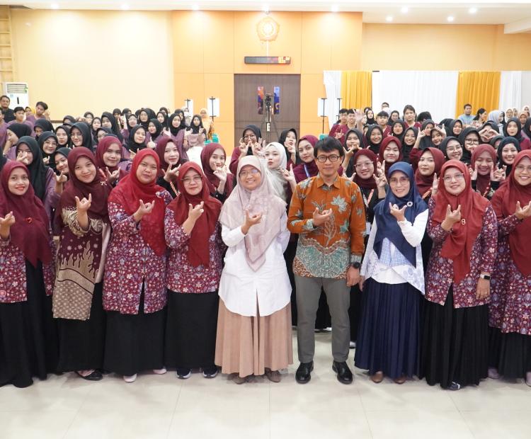 Kemeriahan Expo Inovasi Kebidanan